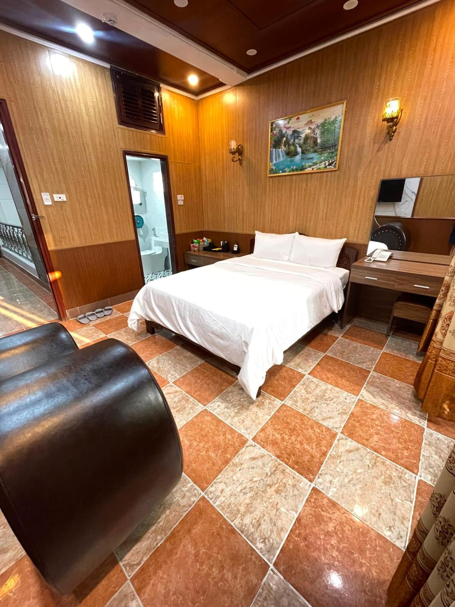 Nhat Tan Hotel Ханой Экстерьер фото