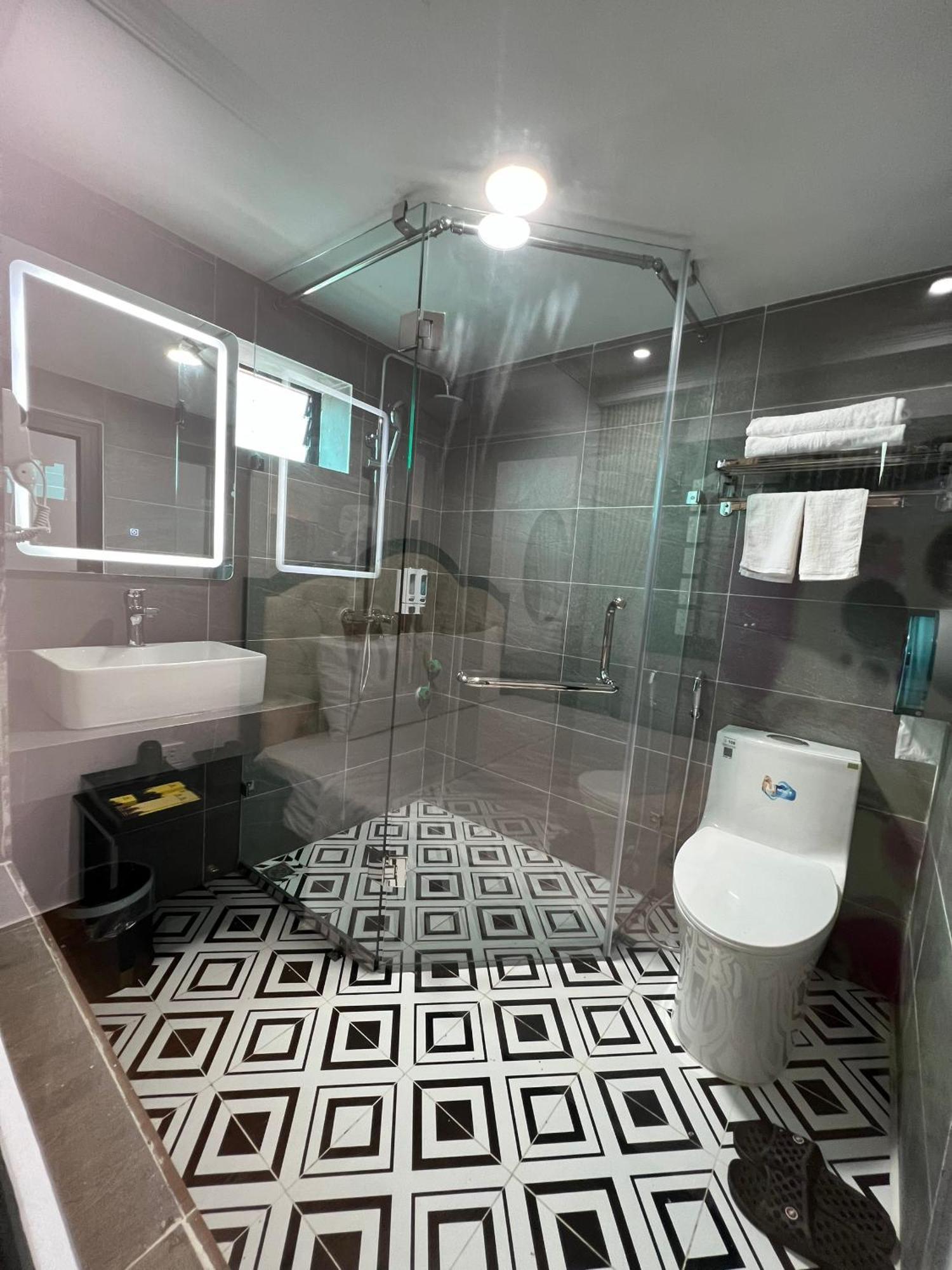 Nhat Tan Hotel Ханой Экстерьер фото